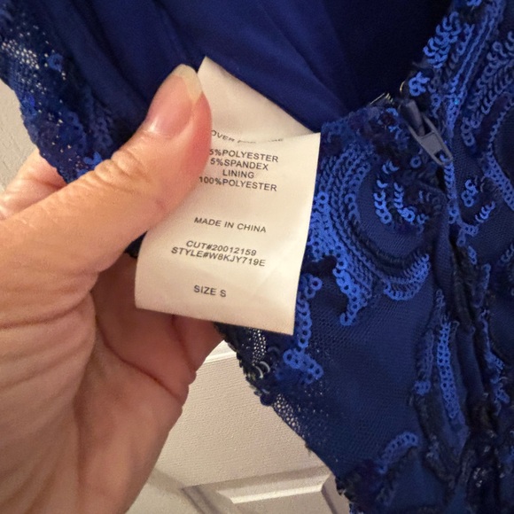 Windsor size s prom dress - Picture 2 of 6